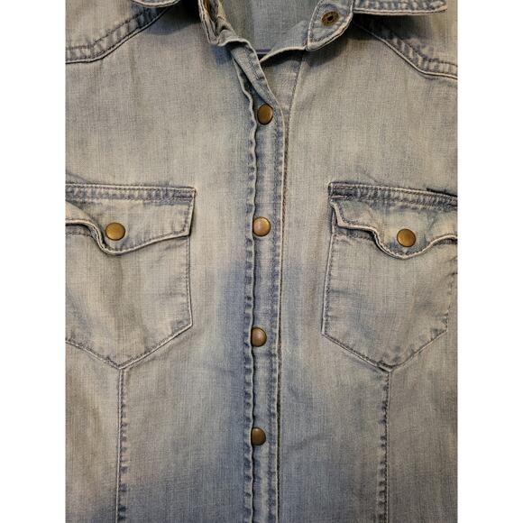 Snap Front Western Country Coastal Cowgirl Long Sleeve Denim Shirt-‎ size XS - Picture 2 of 7